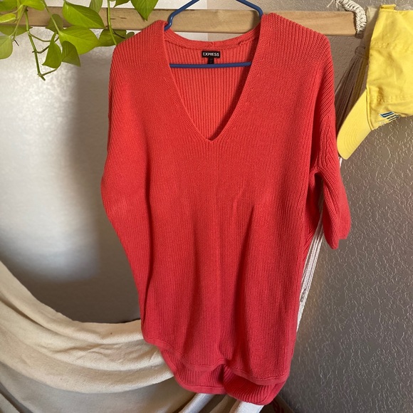 Pink sweater - Picture 1 of 4